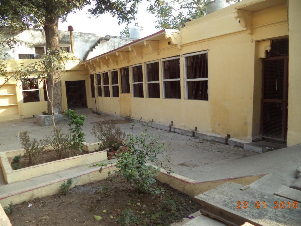 Shri Swami Sheetal Das Akhada B1-88 Assi , Near Pushkar Talab,Varanasi, Ashram Dharmshala Hotel Екстериор снимка