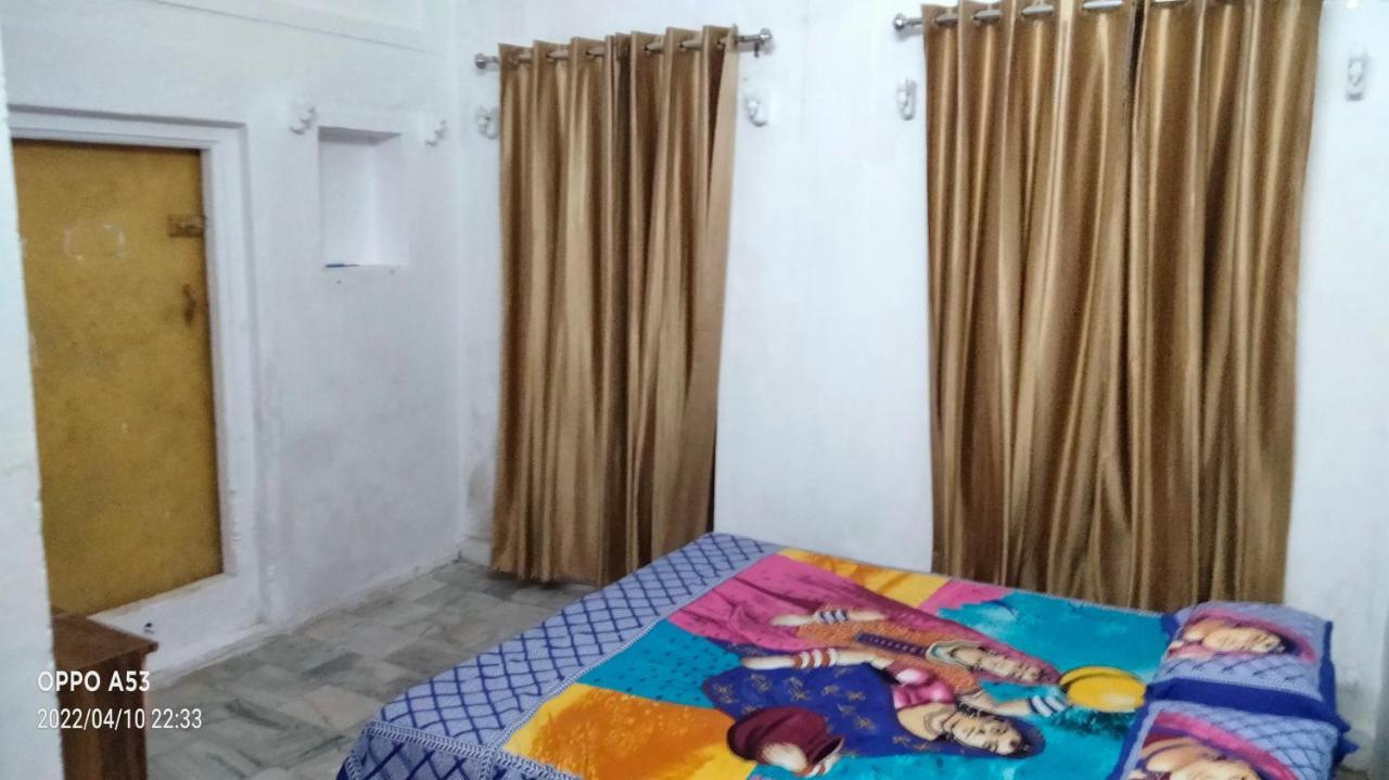 Shri Swami Sheetal Das Akhada B1-88 Assi , Near Pushkar Talab,Varanasi, Ashram Dharmshala Hotel Екстериор снимка
