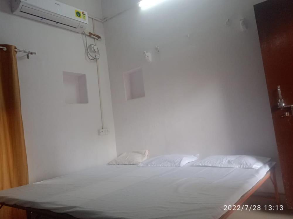 Shri Swami Sheetal Das Akhada B1-88 Assi , Near Pushkar Talab,Varanasi, Ashram Dharmshala Hotel Екстериор снимка