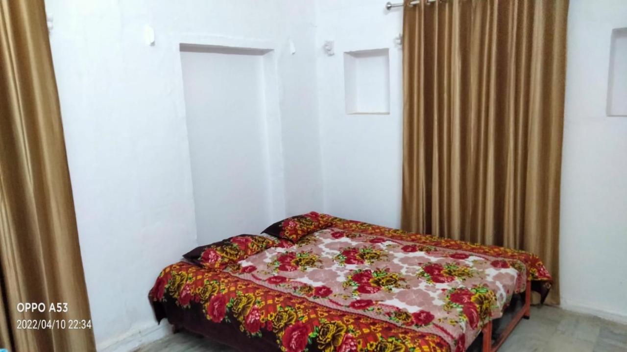 Shri Swami Sheetal Das Akhada B1-88 Assi , Near Pushkar Talab,Varanasi, Ashram Dharmshala Hotel Екстериор снимка
