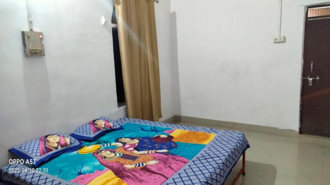 Shri Swami Sheetal Das Akhada B1-88 Assi , Near Pushkar Talab,Varanasi, Ashram Dharmshala Hotel Екстериор снимка