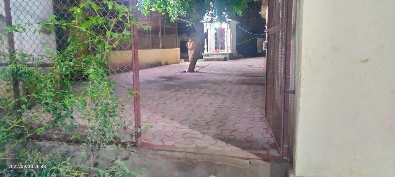 Shri Swami Sheetal Das Akhada B1-88 Assi , Near Pushkar Talab,Varanasi, Ashram Dharmshala Hotel Екстериор снимка
