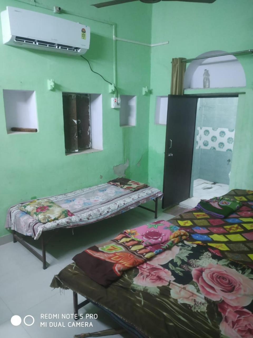 Shri Swami Sheetal Das Akhada B1-88 Assi , Near Pushkar Talab,Varanasi, Ashram Dharmshala Hotel Екстериор снимка
